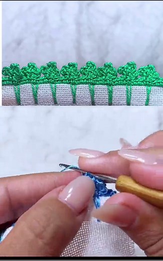 Orillas Tejidas: Decorando Servilletas con Elegancia