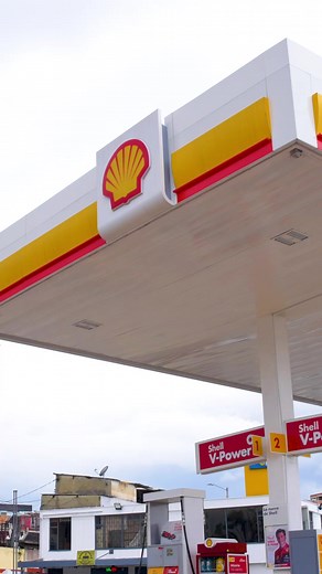 Gracias a nuestros campeones de servicio podrás tener la seguridad de recibir el asesoramiento que necesitas y la atención que mereces. Con Shell siempre estarás seguro. 🏆🚘 | Shell