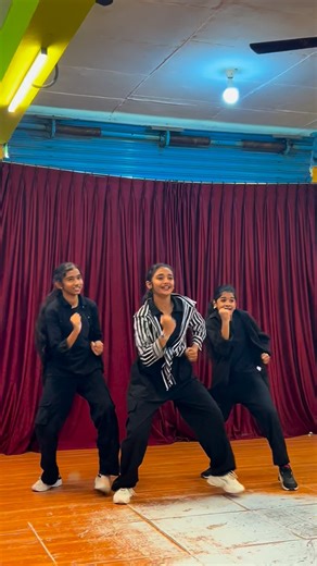 Crew Infinity Dance Studio on Instagram: "Suriyana kupidatha rathiriii ❤️‍🔥😍 . . . @crew_infinity_dance_studio 🧠 ; @reshma__sree123 📸 ; @srinijack_official . #crewinfinitydancestudio #instagram #reels #dance #hosurdancers #reelsinstagram #reelsinstagram"