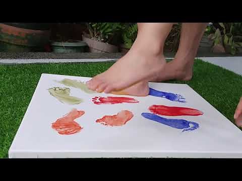 LEARNING COLOR FOR KIDS WITH FEET PAINTING