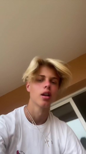 salty popcorn > sweet popcorn