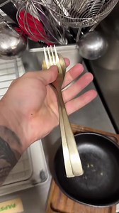 8.4K views · 76 reactions | Fork + Spoon + Toothpick = Magic  Testing a viral trick — will it really work #Fork #Spoon #Toothpick #MagicTrick #FoodHack #ViralTrend #KitchenHack #DobroLab #foryou #fyp | Dobrovolskyi hchef | Facebook