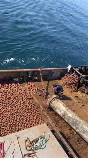 Navigation Buoy Installation 🧭⚓ 📸: Canadian Coast Guard #mariners #seamanslife #ocean #sealife #SEAMAN #Seafarer #waves #lifeatsea #ship #seamanslifeonboard #buoy #navigation #canada #coastguard | Seaman Worldwide