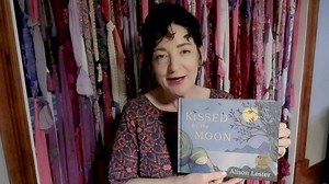 WELCOME TO STORYTIME! This week join best-selling author Monica McInerney reading Kissed By The Moon by Australian author and illustrator Alison Lester. Settle the littlies, grab a cuppa, take a breath and enjoy storytime! | Better Reading Kids