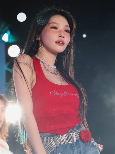 Celebrate CHUNG HA's Birthday with Fancam Highlights