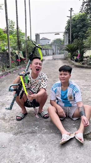 Đố mọi người biết đây là súng gì? #funny