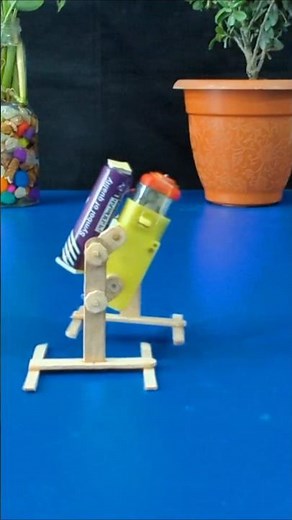 Amazing walking robot #creativefest #youtubeshorts #scienceproject #experiment