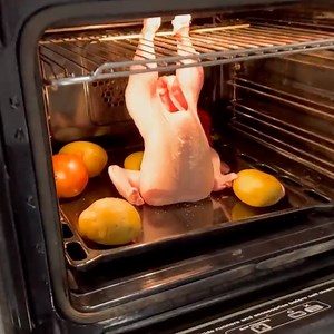 1.6M views · 24K reactions | Aceasta reteta de Pui Intreg la cuptor este ideala cand nu aveti chef sa va complicati cu alte retete si va asigur ca o sa obtineti un gust incredibil. | La Sebi acasa | Facebook