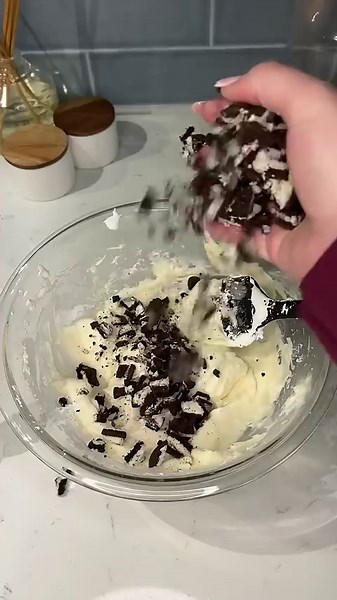 Quick Oreo dip recipe: double stuffed dessert