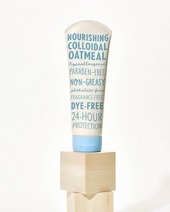 Finding balance is important for any parent–especially for your little one’s delicate skin. Leave it to our Baby Daily Moisture Lotion with colloidal oatmeal to nourish and protect their skin all day long. 💧 | Aveeno