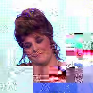 Our final Chaser of the night is here! Jenny is looking spenny in this glam outfit, but as stunning as ever 😍 She's hoping to dazzle the celebrities and distract them in the Final Chase, but will they be able to beat her? 👀 #TheChase | The Chase