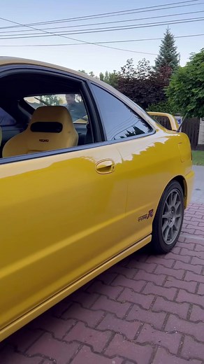 637K views · 8.4K reactions | 2000 Honda Integra Type R Limited Edition in Phoenix Yellow from Switzerland with Yellow Recaro seats, yellow Stitched rear seats, steering wheel, Shift boot, A/C, 2000 sticker and metal foot pedals!! I drove it here in Poland & it was Awesome!!! #Honda #HondaIntegra #AcuraIntegra #typeR #ITR | HondaPro Jason | Facebook
