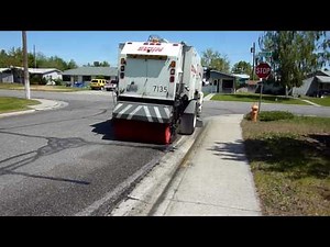 City of Richland - Elgin Broom Bear - International 4300 - Street Sweeper