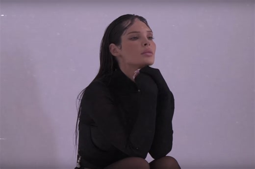 VIDEO. Influencere un dziedātāja Terēze Kalmane laidusi klajā savu jaunāko veikumu