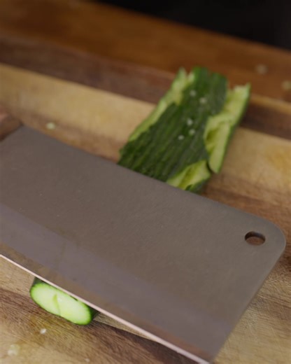 19K views · 23 reactions | Chinese Smashed Cucumber Salad - A tangy and spicy salad perfect for this summer weather. This can simply be served as a Side dish for any of your mains! #chinese #Salad #smashedcucumber #cucumber #cucumbersalad #saladrecipe #simplesalad #simplechinesefood #spicy #spicysalad | BuzzFeed Food | Facebook