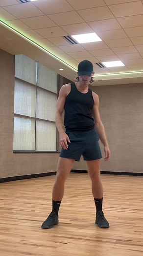 Rustin Charles Low (@rustincharles)’s videos with The Prey (Gui Boratto & Vintage Culture Remix) - Monolink