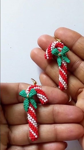 Beautiful Crochet Christmas Candy Cane Pattern Earrings | Seed bead jewellery