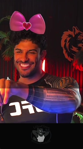 Claus: Dança e Charm com Laços Rosa