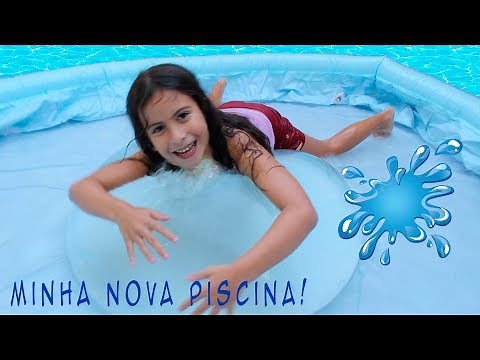 MARIA CLARA BRINCANDO NA NOVA PISCINA DE PLÁSTICO