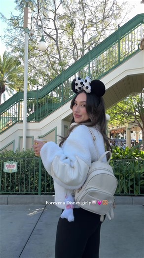Disney girl forever🥰🐭💓🥨✨ #fyp #disney #disneyland #disneylandcalifornia #disneyootd