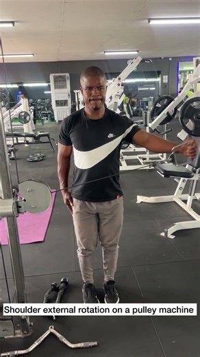 Shoulder external rotation on a pulley machine