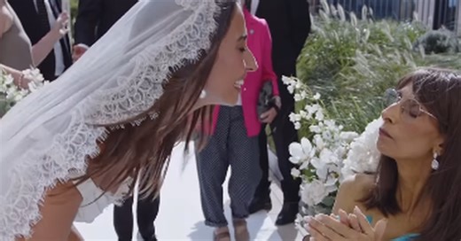 'It doesn't feel real': Model Dominique Elissa shares her heartbreak as she reveals her mother has died less than two weeks after her wedding