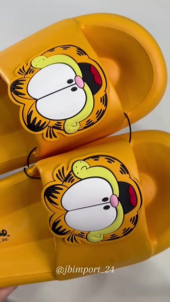 Pantuflas y Chanclas de Garfield: Unboxing Divertido