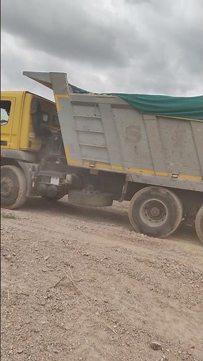 Expert Lorry Driver Reveals Best Tyre Techniques for Heavy Loads!