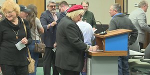 Parkersburg City Council advances waste management contract despite public opposition