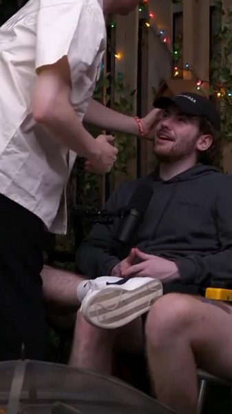 Close up of the slap demonstration with Sapnap looking up at Karl #sapnap #karlnap #karljacobs