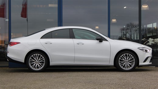 Mercedes-Benz CLA-Klasse 250e AUT8 Premium NIGHT PAKKET LEDER SFEER WIDESCREEN 18'' 2022 www.vanthoog-zaltbommel.nl | Autobedrijf van 't Hoog Zaltbommel