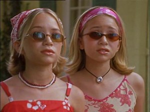 Рот на замок! Our Lips Are Sealed (2000) 480р