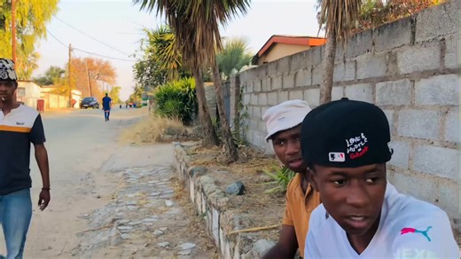 Flexing gone wrong 😂 | Owtee