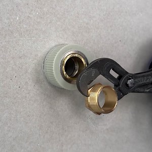 Easy way to remove stuck fittings | Sports Addict