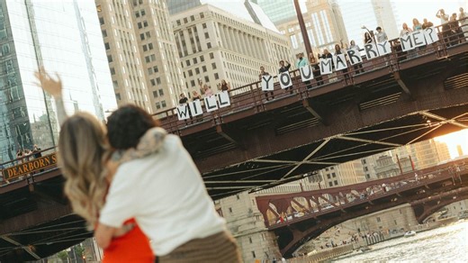 Couple Receive Huge Ovation From City Of Chicago On Boat Proposal