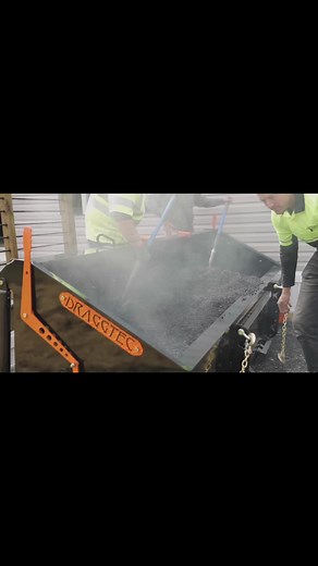 How to pave driveways and roadways using our asphalt drag box by draggtec. Draggtec.com #construction #contractorlife #caterpillar #miniexcavator #heavyequipment #skidsteer #dragboxpaving #draggtec #dragbox #paving #asphalt #pavinglife #blacktop #pavingsomeasphalt
