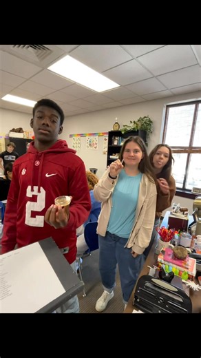 Biology lab today..Growing some bacteria and learning how to use microscopes. 💙 | Coosa Christian School