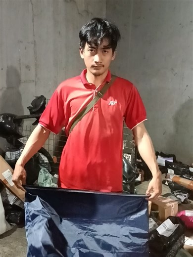 Karung Modern untuk Kirim Paket di Luar Ruangan