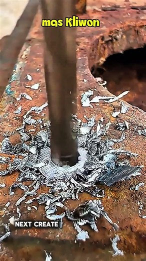 How to Easily Remove a Broken Rusted Bolt#shorts #automotive #mechanic #machine #tricks #technical