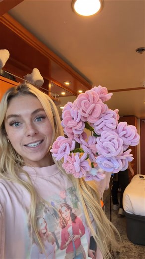 The cutest sick bags 😋🌸🌷🌻 #diy #craft making pipe cleaner flowers | serenaneel