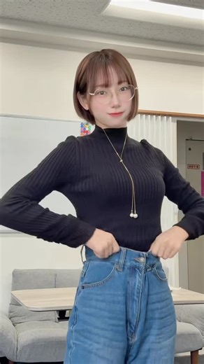 久喜なほ🍀 on Instagram: "眼鏡女子は好きですか？"