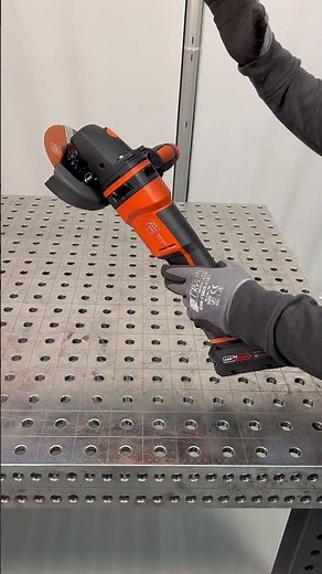 FEIN CCG 18 PROTAGO - Mandatory two-hand operation