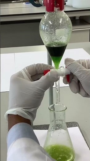 Liquid-liquid extraction #extraction #liquid #separatingfunnel #separation #shorts