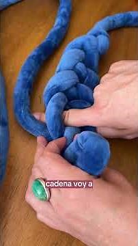 Tutorial on how to knit with your hands #knitters #crochet #crafts