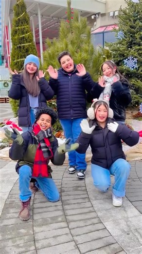 Happy Holidays, MPKs!! 🥰💕 May all your wishes come true! ✨🌟 #minipopkids #musicforkids