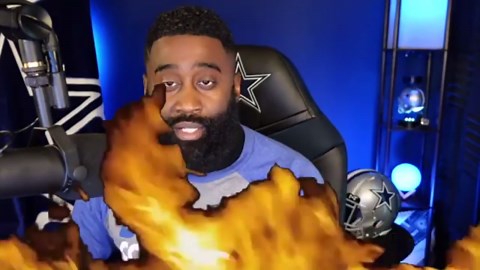 #Cowboys Jason Peters Suffered A Chest Injury
