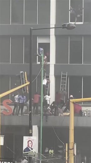 A major fire outbreak occurred on Tuesday afternoon at Afriland Tower, a six-storey commercial building, housing a United Bank for Africa (UBA) branch, located along Broad Street in Lagos Island, causing panic among occupants and disrupting business activities in the area. https://thewhistler.ng/fire-guts-afriland-tower-in-lagos/ | The Whistler