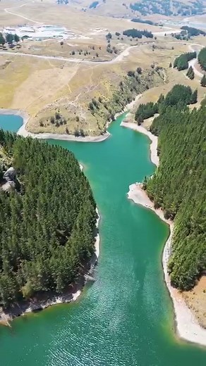 😱 𝗡𝗨𝗘𝗩𝗢 𝗣𝗔𝗥𝗔𝗜́𝗦𝗢 𝗘𝗡 𝗣𝗘𝗥𝗨́ 🏞️ ¡Traveleros! Habemus NUEVA RUTAAAA🤓. Luego de estar una semana viajando y de estar como dora la exploradora, tenemos este NUEVO DESTINO para ustedes 😮‍💨🔥. Este impresionante río de color turquesa es una joyita que hemos encontrado. Adivinan en dónde? 👀. Like para la parte 2 y lanzamos toda la info 🥳. . . 📲 @travelerasperu ----------------------------- #traveleras #paraisonatural #peru #rioturquesa #viajesperu #travelperu | Traveleras