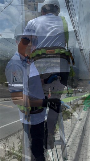 Instalación impecable con nuestra Caja NAP de Dispersión Estándar Tensortec 💪 Diseñada para ofrecer seguridad, orden y eficiencia en cada punto de red FTTH. Con Tensortec, la conexión siempre está asegurada. #Tensortec #FTTH #CajaNAP #Telecomunicaciones #Conectividad #CalidadTensortec | Tensortec