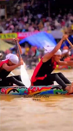 DE KRACHT VAN DE RIVIER KOMT TOT LEVEN 🌊🔥De energie van Pacu Jalur voel je tot in je hart!Reageer “